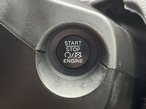 Used 2018 Jeep Compass Limited AWD/4WD image 19
