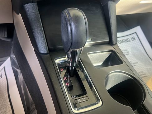 Used 2018 Subaru Outback 2.5i Limited AWD/4WD image 19