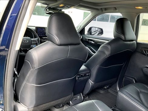Used 2020 Toyota Highlander Platinum AWD/4WD image 12