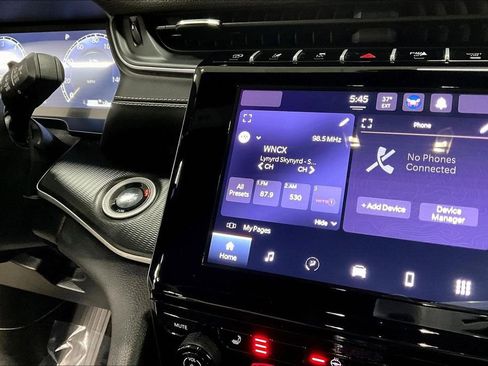 Used 2025 Jeep Grand Cherokee Laredo X w/ Luxury Tech Group I image 15