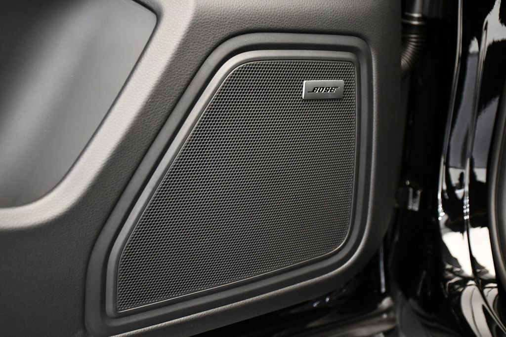 Certified 2026 Porsche Macan AWD/4WD image 39
