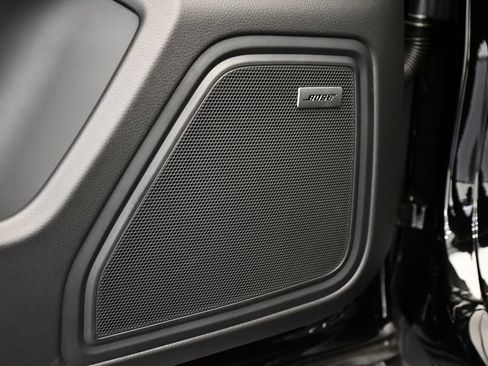 Certified 2026 Porsche Macan AWD/4WD image 39