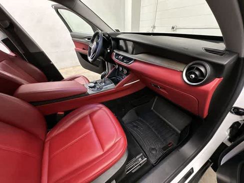 Used 2018 Alfa Romeo Stelvio Ti AWD/4WD image 22