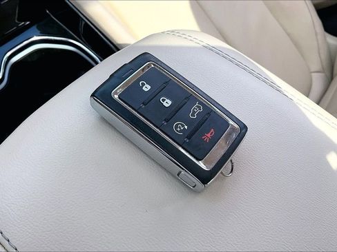 Used 2021 Jeep Grand Cherokee L Limited RWD image 34