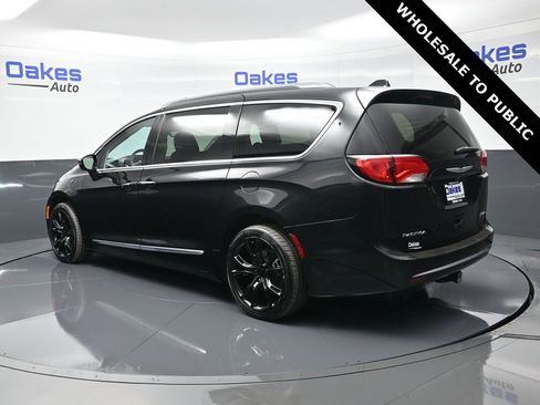 Used 2018 Chrysler Pacifica Limited w/ Advanced Safetytec Group image 6