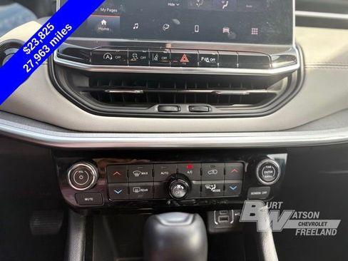 Used 2025 Jeep Compass Limited image 16