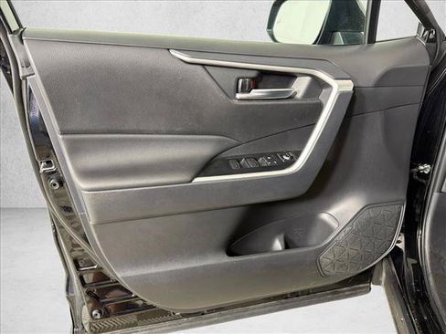 Used 2025 Toyota RAV4 XLE FWD image 10
