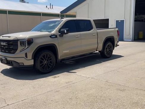 Used 2022 GMC Sierra 1500 Elevation w/ Elevation Premium Package AWD/4WD image 4