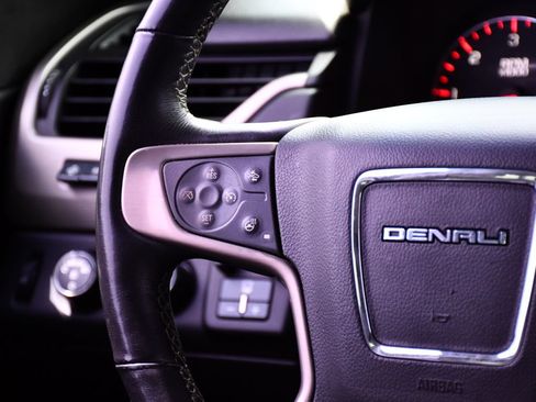 Used 2015 GMC Yukon Denali w/ Touring Package AWD/4WD image 29