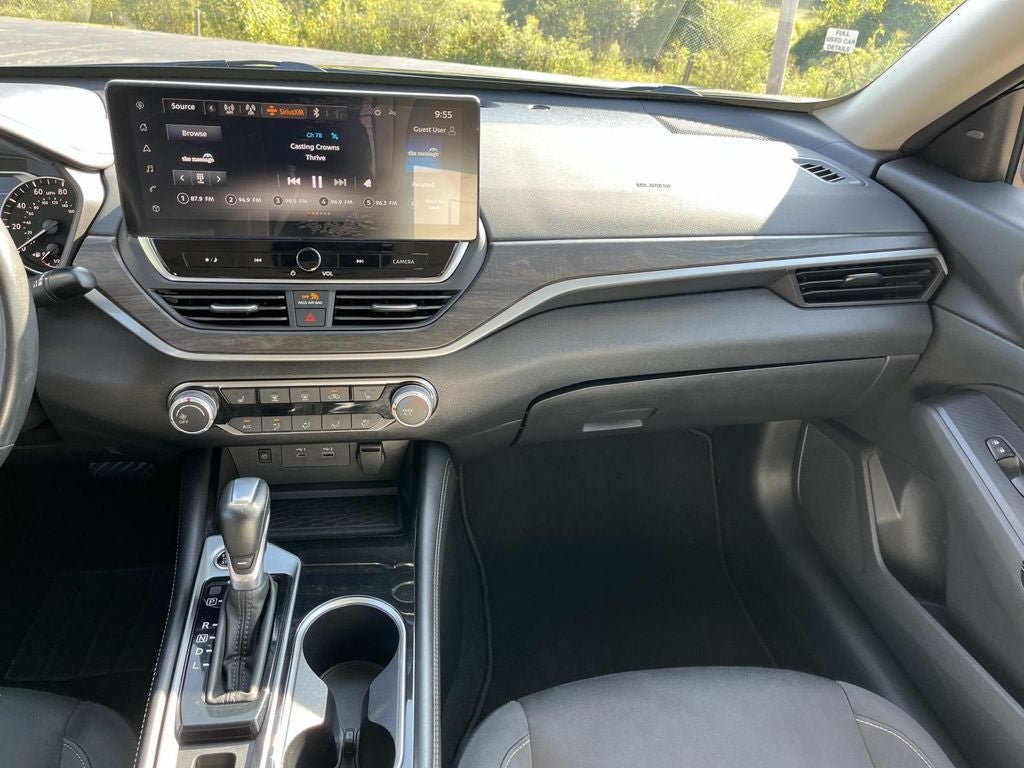 Used 2024 Nissan Altima 2.5 SV w/ SV Premium Package FWD image 11