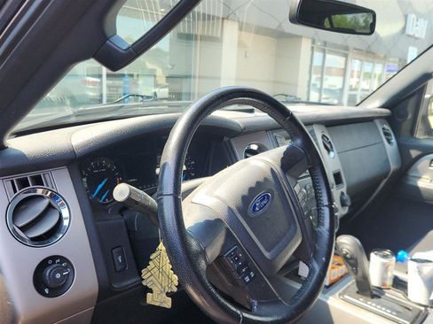Used 2017 Ford Expedition XLT AWD/4WD image 12