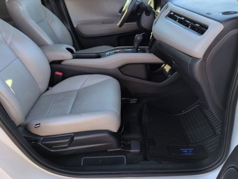 Used 2018 Honda HR-V EX image 25
