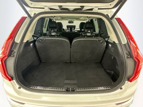 Used 2025 Volvo XC90 B5 Core image 32