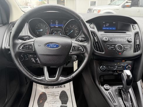 Used 2015 Ford Focus SE w/ SE Sport Package image 11