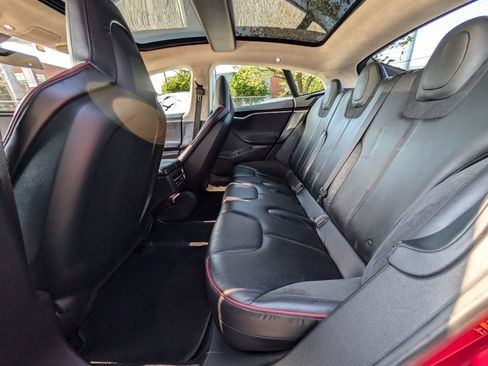 Used 2013 Tesla Model S Performance RWD image 17