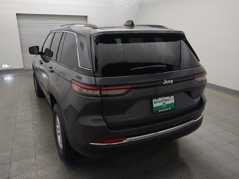Used 2024 Jeep Grand Cherokee Laredo RWD image 6