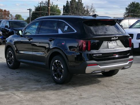 New 2026 Kia Sorento S FWD image 5