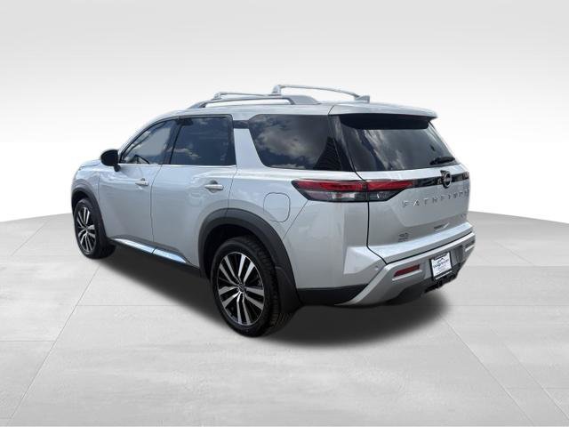 Used 2024 Nissan Pathfinder Platinum AWD/4WD image 11