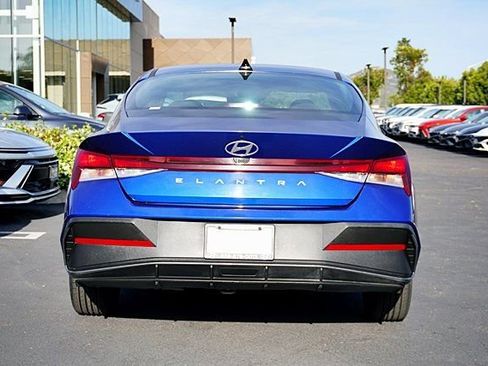 Certified 2024 Hyundai Elantra SEL FWD image 9