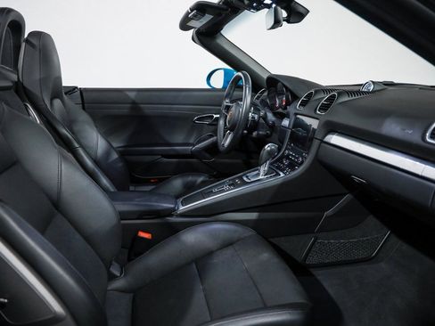 Used 2018 Porsche 718 Boxster S image 33