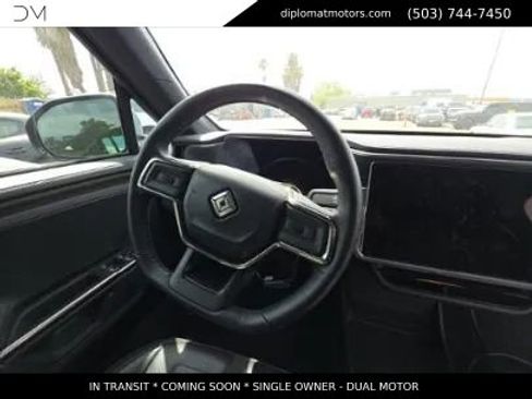 Used 2025 Rivian R1S Adventure AWD/4WD image 9