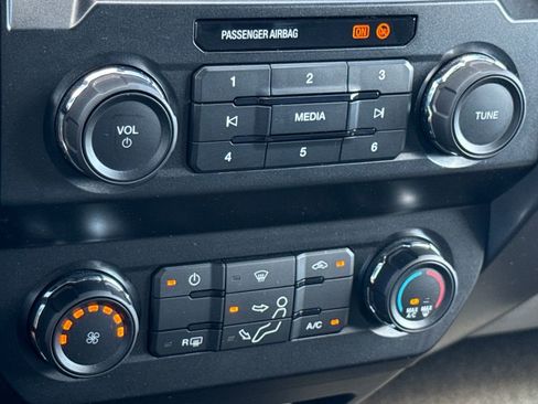 Used 2022 Ford F250 XLT w/ Black Appearance Package image 21