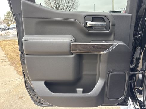 Used 2022 Chevrolet Silverado 1500 LTZ w/ LTZ Premium Package image 31