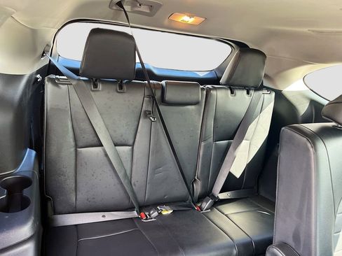 Used 2023 Toyota Highlander XLE w/ Protection Package #3 (TMS) FWD image 27