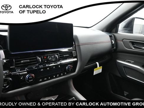 Used 2026 Nissan Pathfinder Rock Creek AWD/4WD image 43