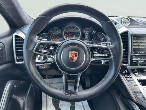 Used 2015 Porsche Cayenne Turbo AWD/4WD image 23