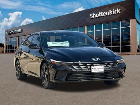 New 2026 Hyundai Elantra SEL Sport Premium FWD image 3