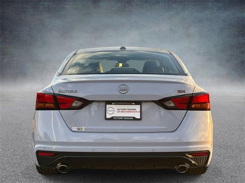 New 2025 Nissan Altima 2.5 SR w/ SR Premium Package image 3