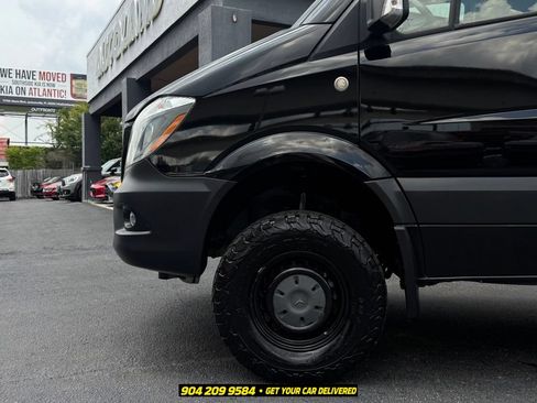 Used 2018 Mercedes-Benz Sprinter 2500 image 12
