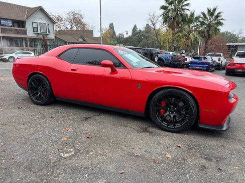 Used 2016 Dodge Challenger SRT Hellcat image 7