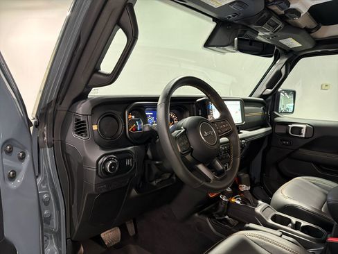 Used 2025 Jeep Wrangler Unlimited Rubicon 392 image 17