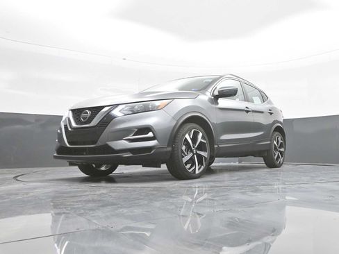Used 2022 Nissan Rogue Sport SL AWD/4WD image 39