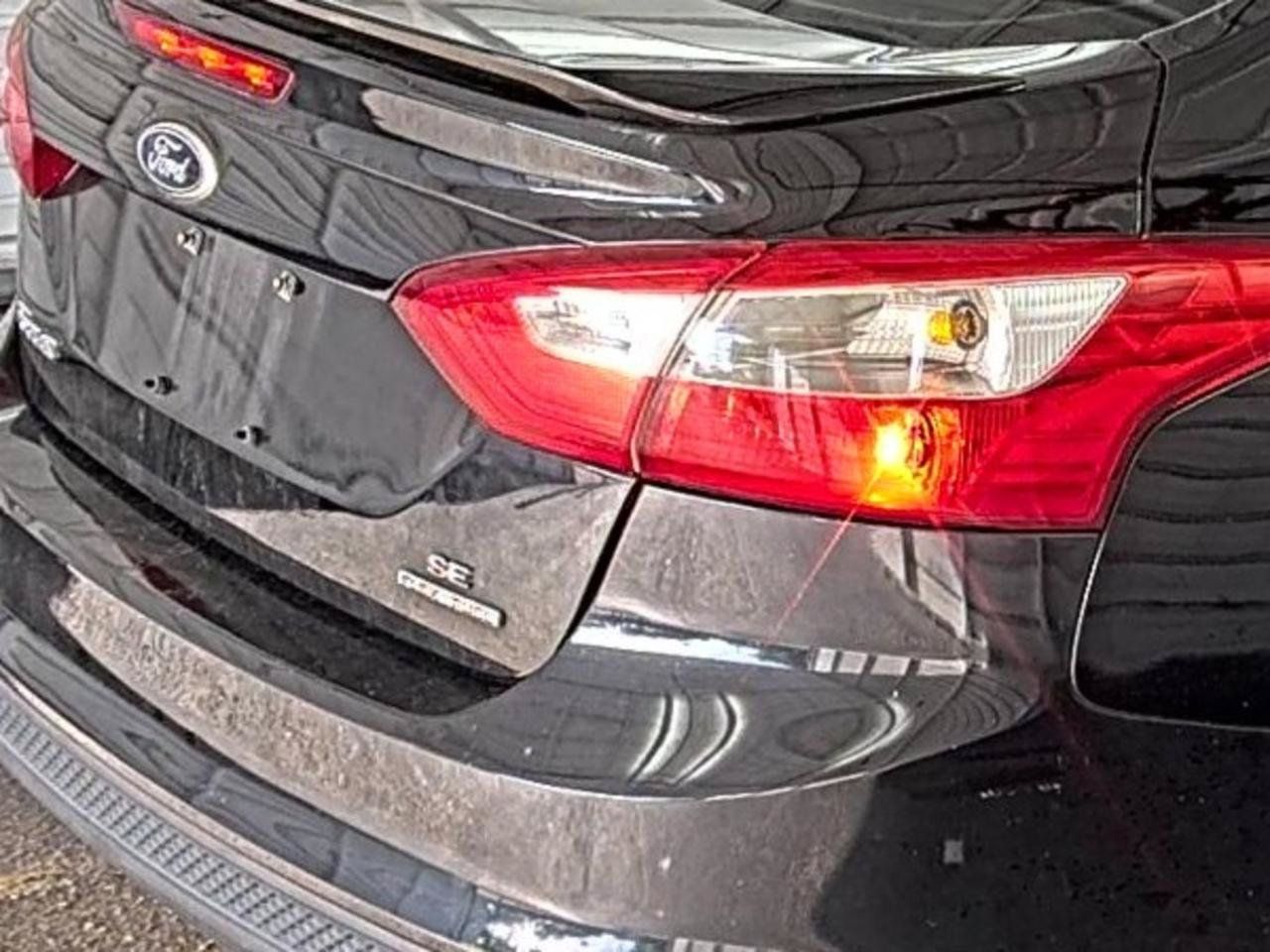 Used 2014 Ford Focus SE w/ Equipment Group 201A FWD image 6