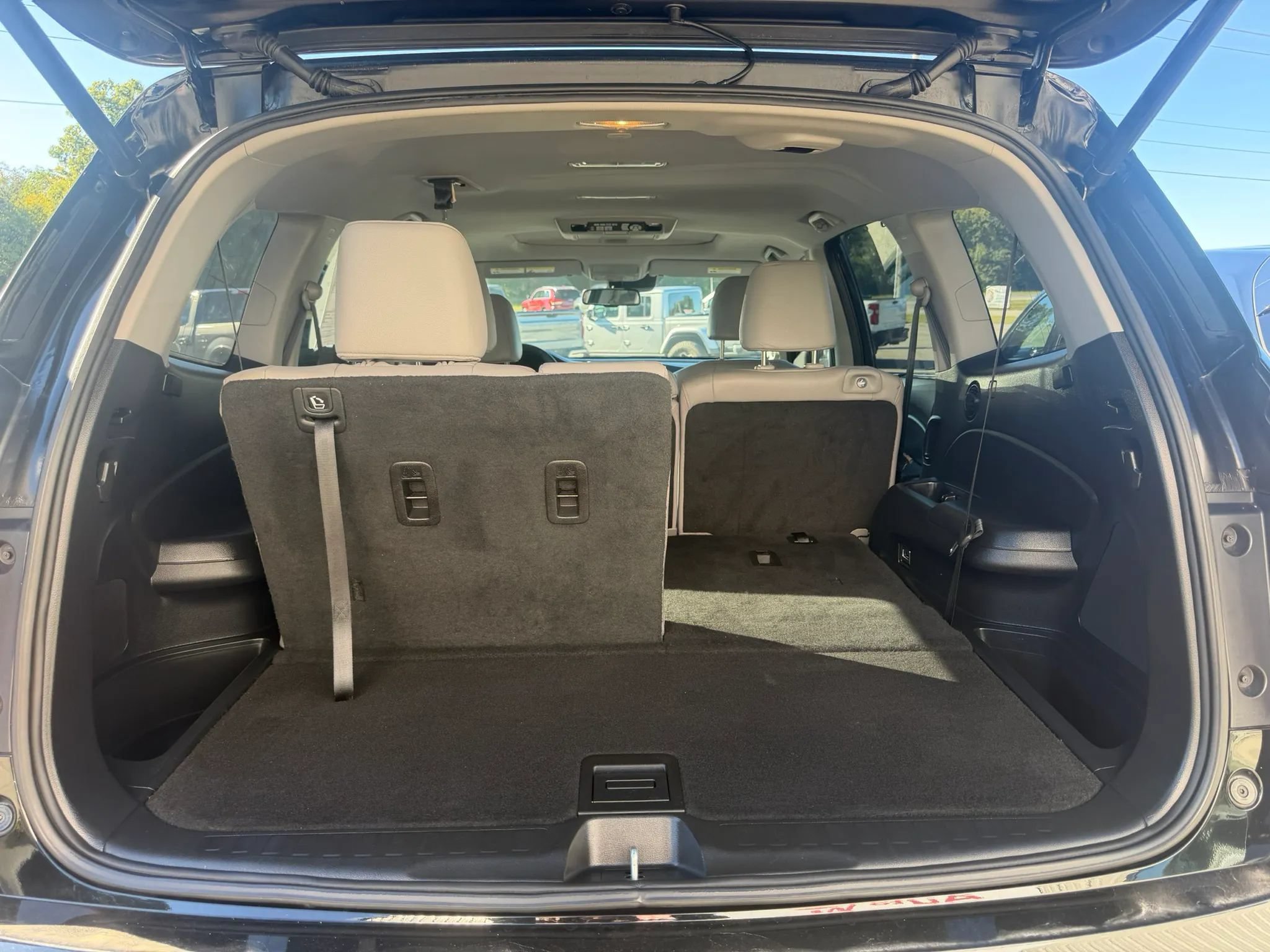 Used 2017 Honda Pilot Touring image 15