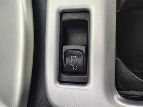 Used 2013 Volvo C70 T5 w/ Climate Pkg image 25