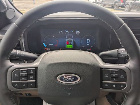 New 2026 Ford F250 Lariat w/ Black Appearance Package AWD/4WD image 32