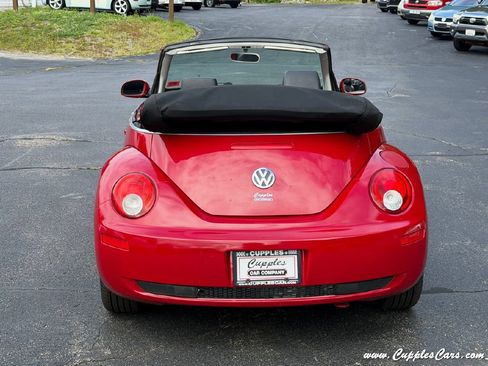 Used 2006 Volkswagen Beetle Convertible w/ Package 1 FWD image 26