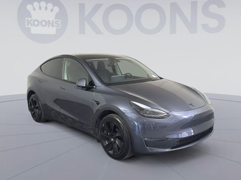 Used 2023 Tesla Model Y Long Range image 10