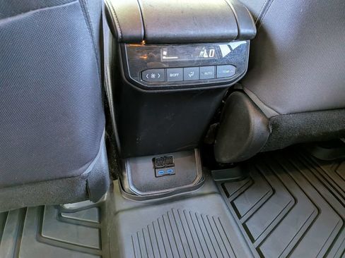 Used 2022 Toyota Highlander L FWD image 35