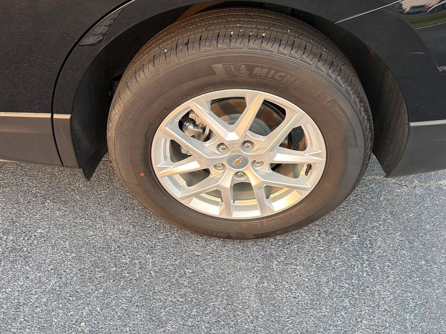 Used 2024 Chevrolet Equinox LT FWD image 35