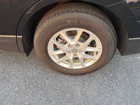 Used 2024 Chevrolet Equinox LT FWD image 35