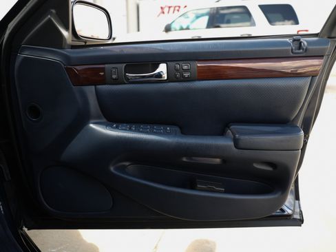 Used 1999 Cadillac Seville STS FWD image 41