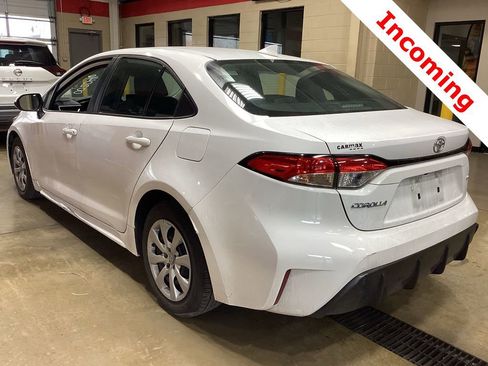 Used 2023 Toyota Corolla LE image 3