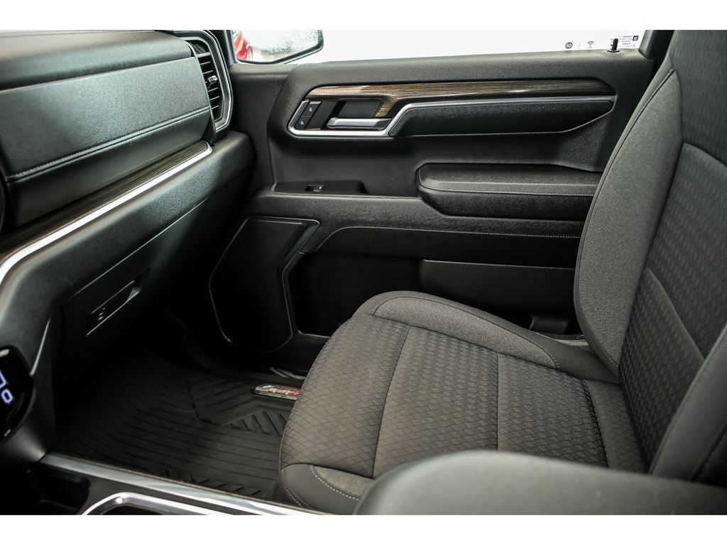 Used 2023 Chevrolet Silverado 1500 RST AWD/4WD image 25