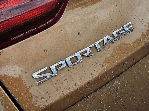 Used 2021 Kia Sportage EX AWD/4WD image 7