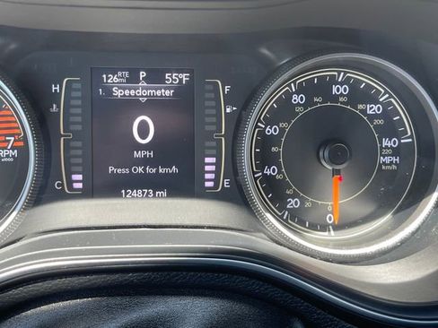 Used 2021 Jeep Cherokee Latitude Plus AWD/4WD image 15